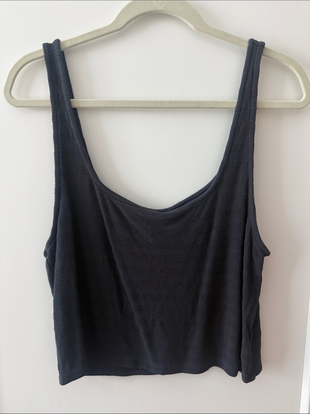 American Eagle Scoop Neck Charcoal Tank Top — Casual Everyday Staple